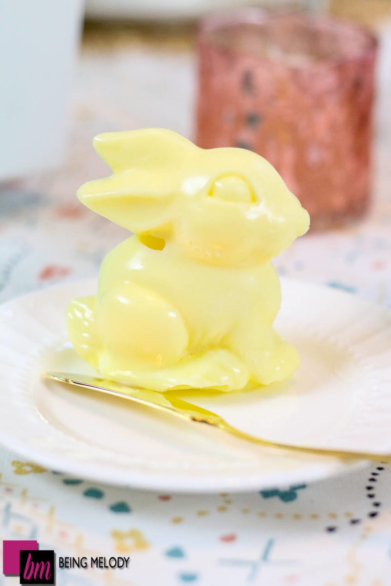 Easter Tablescape decorating ideas -Keller Creamery- Butter Sculptures- Easter Tablescape- www.beingmelody.com