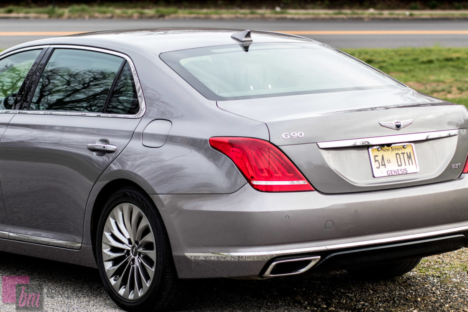 The Hyundai Genesis G90 Brings Luxury to Our Girls Weekend!